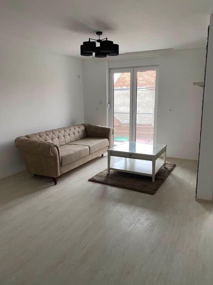 Sandra Apartmani Вршац Экстерьер фото